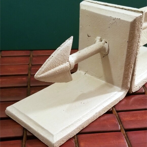 HomArt Cast Iron Arrow Bookends Antique White 5"x4"x3" - Picture 4 of 7